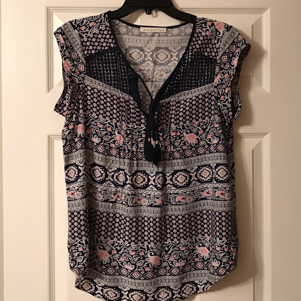 Sleeveless rayon top